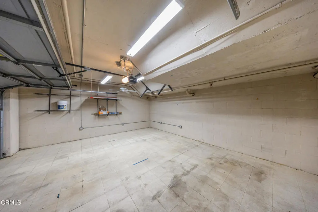 4732 Radford Avenue 8, Valley Village, California 91607 home-pic-33